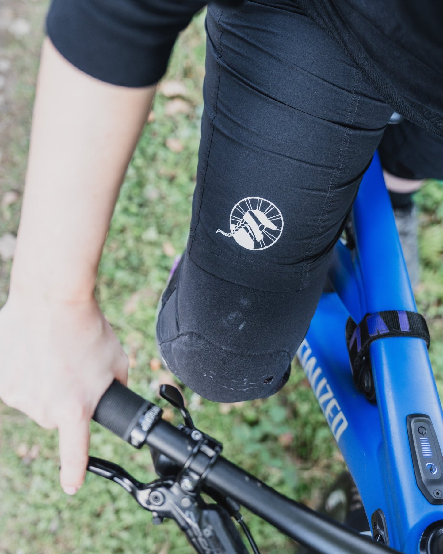 Women's Mountain Bike Shorts | Flow Shorts | Stealth Black - Shred Like a Girl